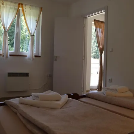 Nikolica Kuca Mitrovac