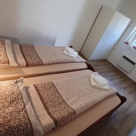 Nikolica Kuca Appartement Mitrovac